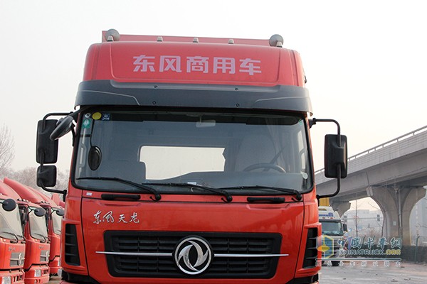 東風(fēng)天龍 375馬力 6X2牽引車