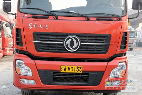 東風(fēng)天龍 375馬力 6X2牽引車