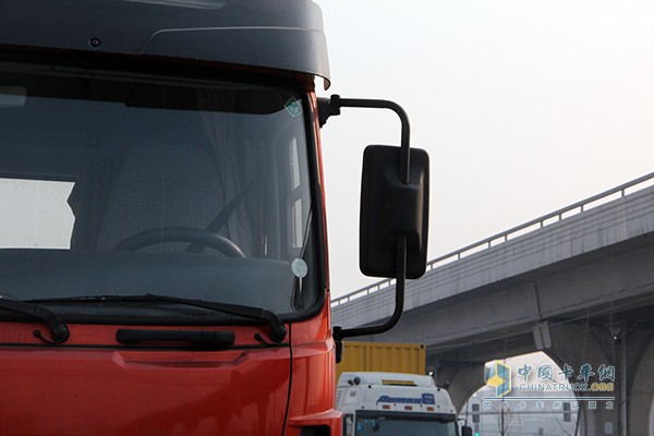 東風(fēng)天龍 375馬力 6X2牽引車