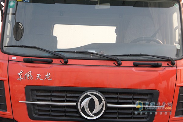 東風(fēng)天龍 375馬力 6X2牽引車