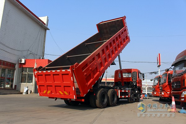 東風(fēng)大力神 350馬力 8X4自卸車