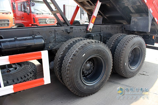 東風(fēng)大力神 350馬力 8X4自卸車
