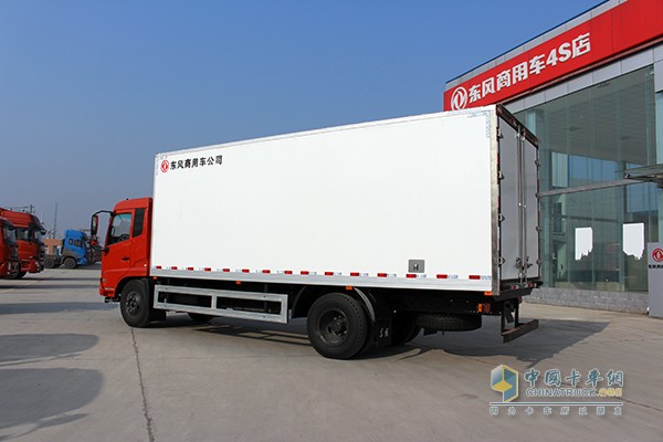 東風(fēng)天錦 160馬力 4X2廂式冷藏車