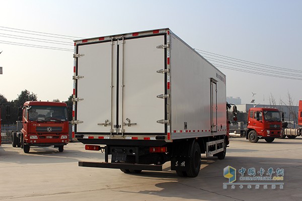 東風(fēng)天錦 160馬力 4X2廂式冷藏車