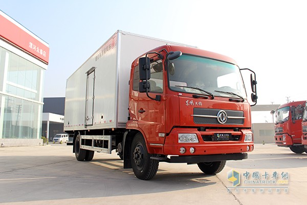 東風(fēng)天錦 160馬力 4X2廂式冷藏車