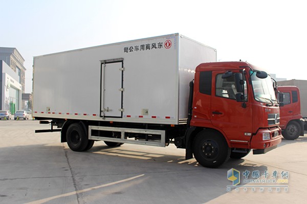 東風(fēng)天錦 160馬力 4X2廂式冷藏車
