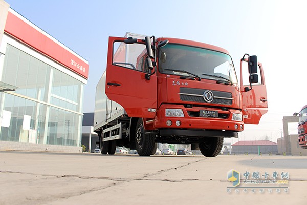 東風(fēng)天錦 160馬力 4X2廂式冷藏車