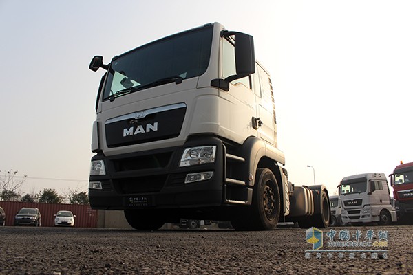 德國曼恩TGS19.400 400馬力4x2 BLS牽引車