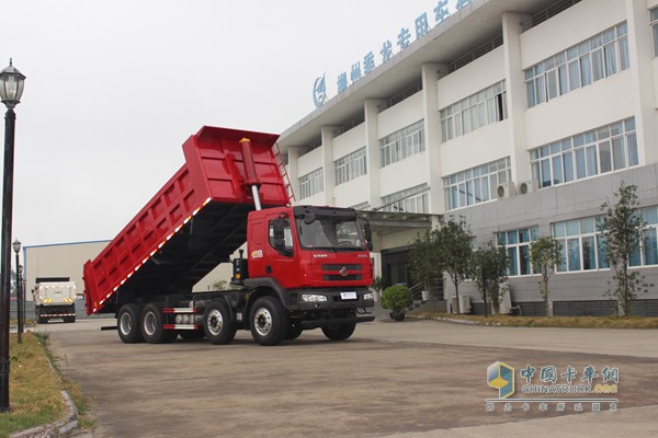 東風柳汽 280馬力 8X4 輕量化自卸車