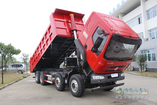 東風柳汽 280馬力 8X4 輕量化自卸車