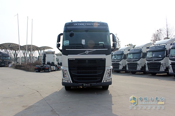 沃爾沃新FH 460馬力 6x2 牽引車
