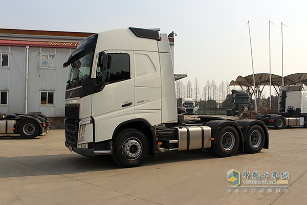 沃爾沃新FH 460馬力 6x2 牽引車