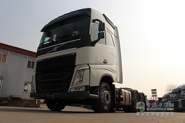 沃爾沃新FH 460馬力 6x2 牽引車