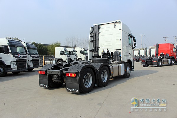 沃爾沃新FH 460馬力 6x2 牽引車