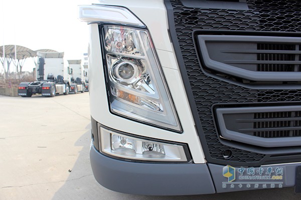 沃爾沃新FH 460馬力 6x2 牽引車