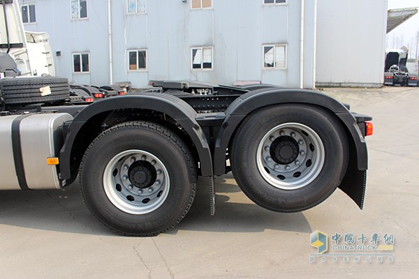 沃爾沃新FH 460馬力 6x2 牽引車