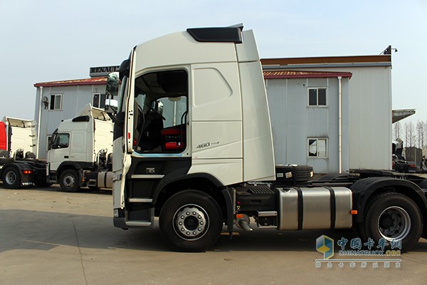 沃爾沃新FH 460馬力 6x2 牽引車