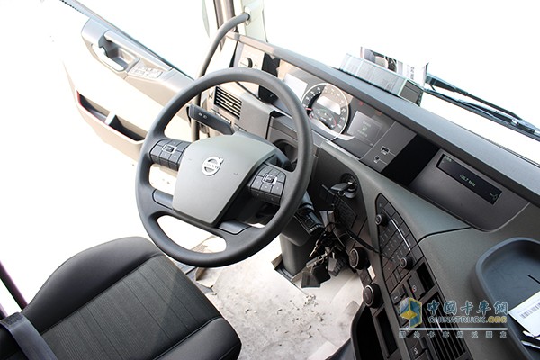 沃爾沃新FH 460馬力 6x2 牽引車