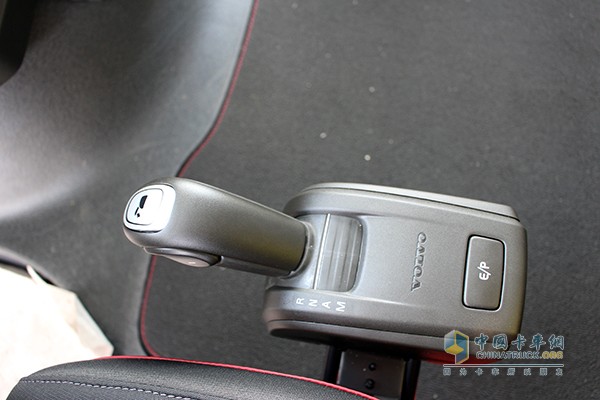 沃爾沃新FH 460馬力 6x2 牽引車