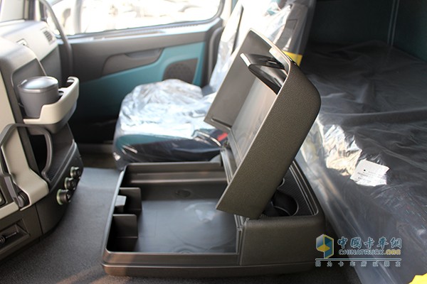 沃爾沃FM系列 420馬力 4X2 牽引車