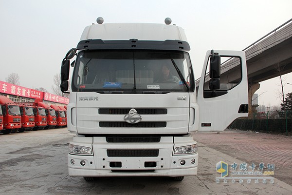 東風(fēng)柳汽 乘龍 245馬力6x2 9.6m廂式載貨車