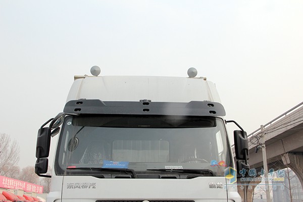 東風(fēng)柳汽 乘龍 245馬力6x2 9.6m廂式載貨車