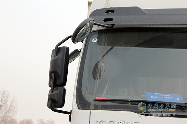 東風(fēng)柳汽 乘龍 245馬力6x2 9.6m廂式載貨車