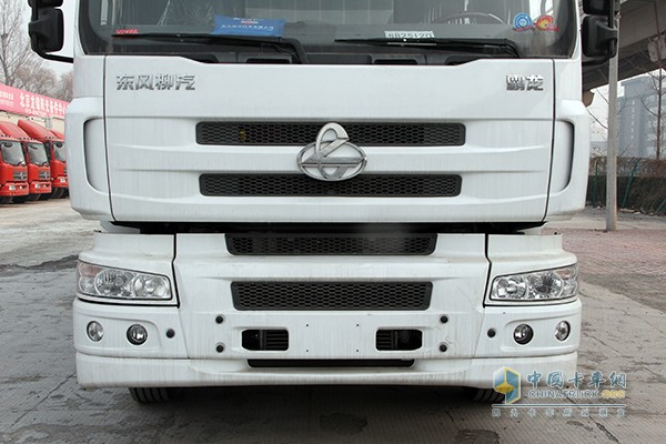 東風(fēng)柳汽 乘龍 245馬力6x2 9.6m廂式載貨車