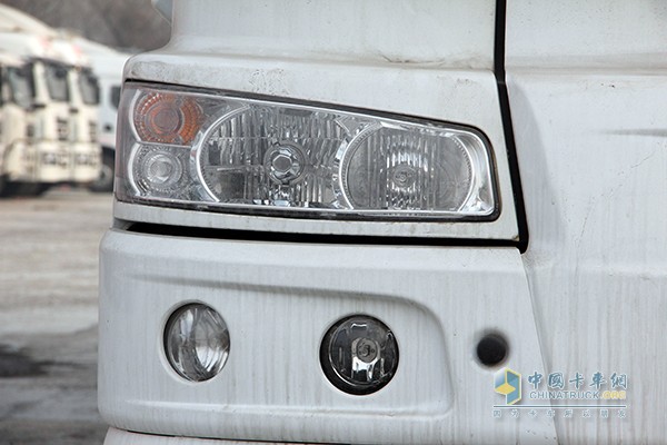 東風(fēng)柳汽 乘龍 245馬力6x2 9.6m廂式載貨車