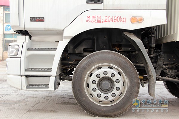 東風(fēng)柳汽 乘龍 245馬力6x2 9.6m廂式載貨車