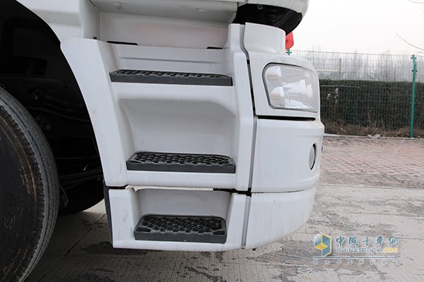 東風(fēng)柳汽 乘龍 245馬力6x2 9.6m廂式載貨車