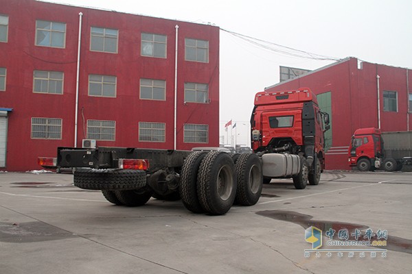 一汽解放 J6P 350馬力 8X4載貨車(chē)底盤(pán)