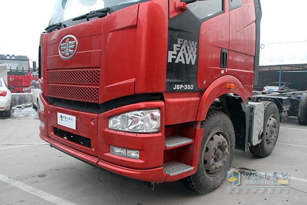 一汽解放 J6P 350馬力 8X4載貨車(chē)底盤(pán)
