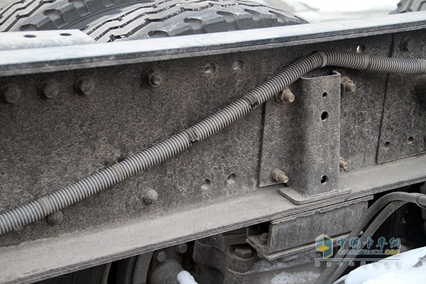 一汽解放 J6P 350馬力 8X4載貨車(chē)底盤(pán)