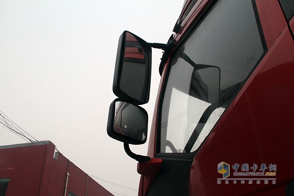 一汽解放 J6P 350馬力 8X4載貨車(chē)底盤(pán)