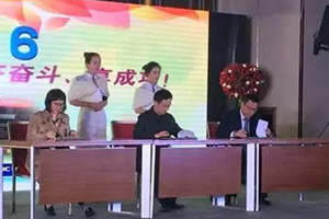 聯合卡車10臺大馬力牽引車成功交付云南用戶