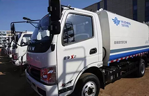 城鄉(xiāng)垃圾收運專家 五征自裝卸式環(huán)衛(wèi)車