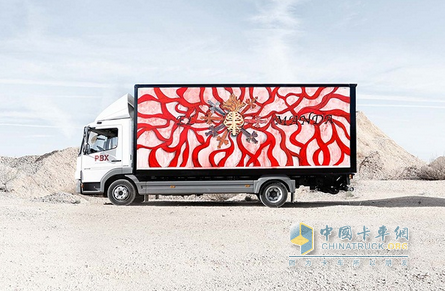 華麗的轉(zhuǎn)身——卡車變?yōu)橐苿?dòng)藝術(shù)畫廊