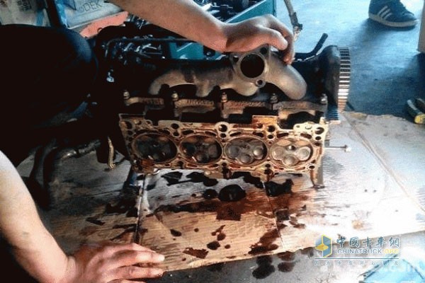 卡車發(fā)動機(jī)保養(yǎng)的幾個誤區(qū)