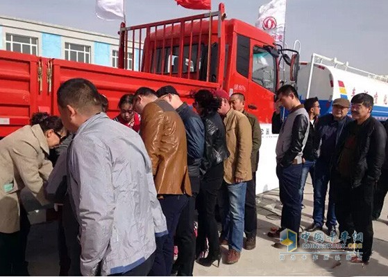 “出彩天龍哥 中國好司機”東風(fēng)天龍卡車駕駛員大賽烏魯木齊站