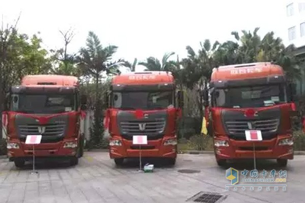 聯(lián)合卡車4X2 K10港口牽引車推廣會(huì)現(xiàn)場(chǎng)