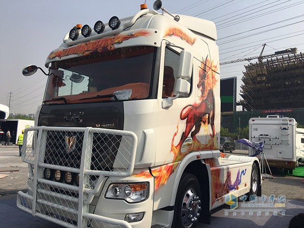 顏值擔當聯合卡車“火麒麟”