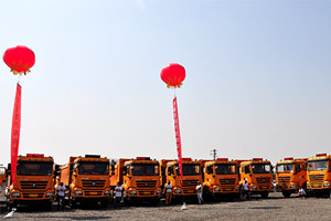 40輛！陜汽新型環(huán)保渣土車交接西安經(jīng)開區(qū)