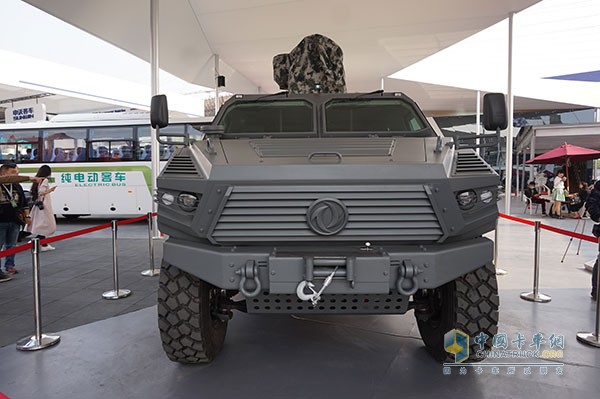搭載東風康明斯發(fā)動機的東風多功能車