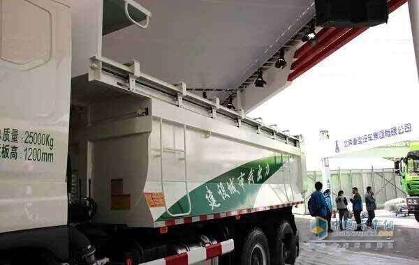 東風天龍6X4自卸車