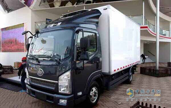 解放公獅純電動冷藏車