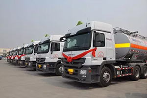10臺(tái)奔馳卡車Actros正式交付天佑運(yùn)輸