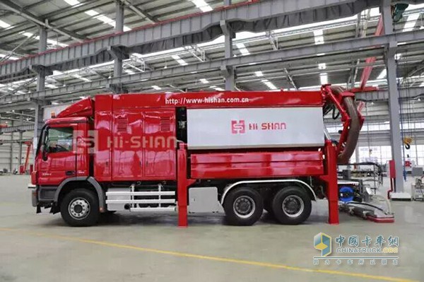 福建海山股份有限公司生產(chǎn)的非破壞挖掘抽吸車