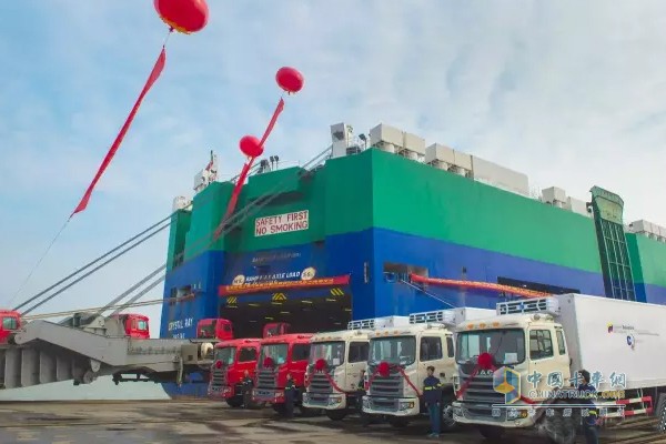 JAC出口委內(nèi)瑞拉100臺運(yùn)水車發(fā)運(yùn)在即