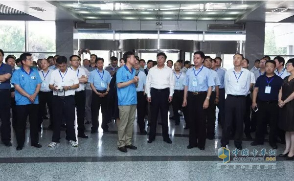 國家發(fā)改委、國資委、工信部等十部委及北京市等28個(gè)省市領(lǐng)導(dǎo)前來法士特考察調(diào)研